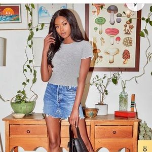 “Forever 21” cropped, stripe waffle knit top w/lettuce edge -junior size L